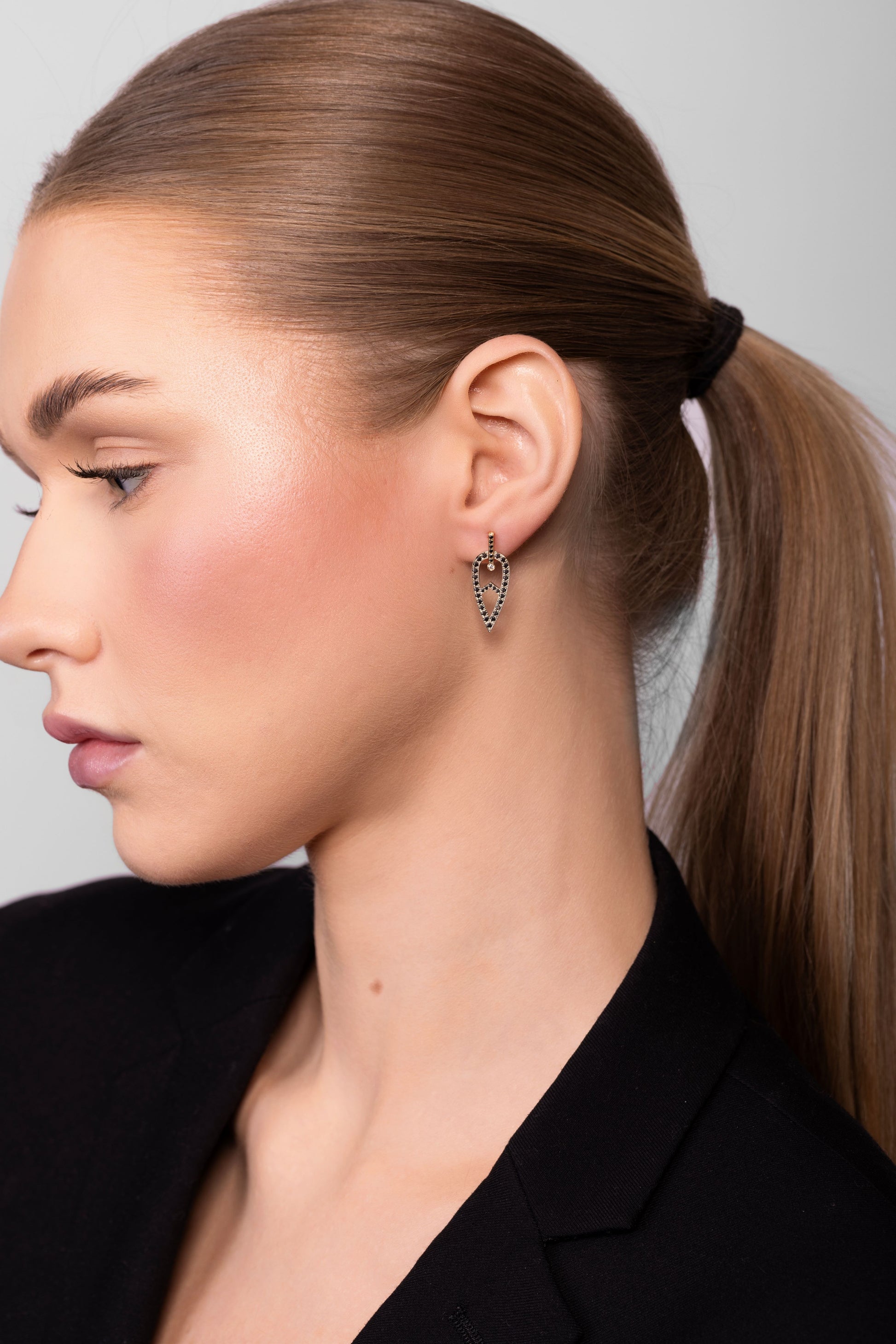Model wearing Cypress Earring in 18k gold with lab diamonds, unisex jewelry NIK Jewellery Canada
