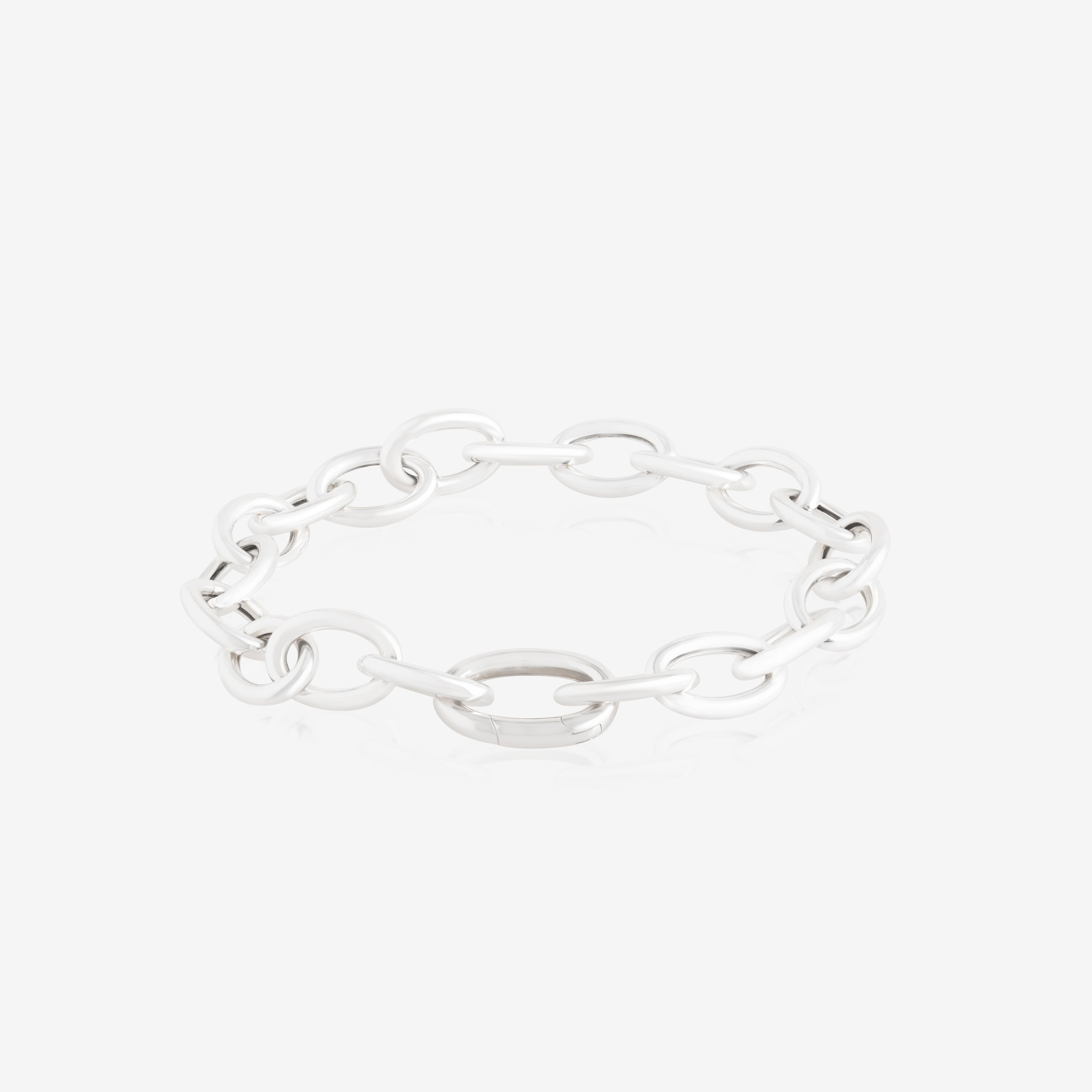 Nik Jewellery silver cable chain bracelet close-up detail showing oval interlocking links.